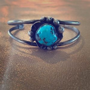 Vintage Native American Turquoise cuff